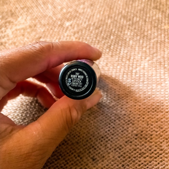 Ruby Woo RISK TAKER limited edition lipstick. - Picture 3 of 3